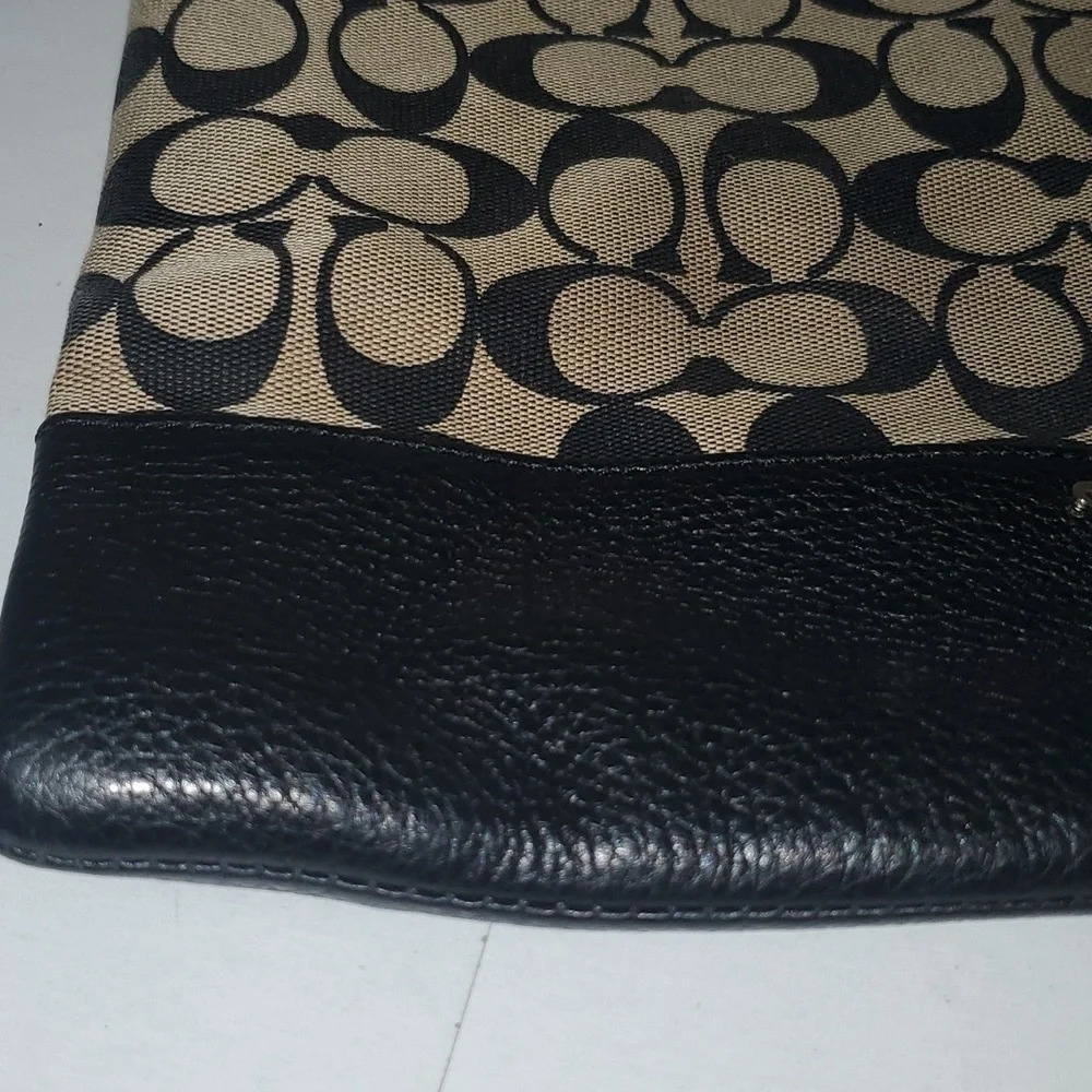 COACH Madison Signature Print Slim File Bag Crossbody Shoulder Bag Black\Tan - Picture 3 of 16